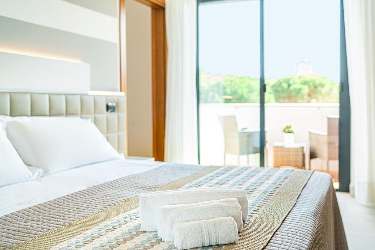 Hotel Helvetia Lignano Sabbiadoro Esterno foto