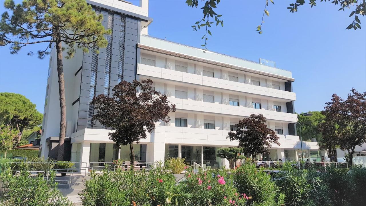 Hotel Helvetia Lignano Sabbiadoro Esterno foto