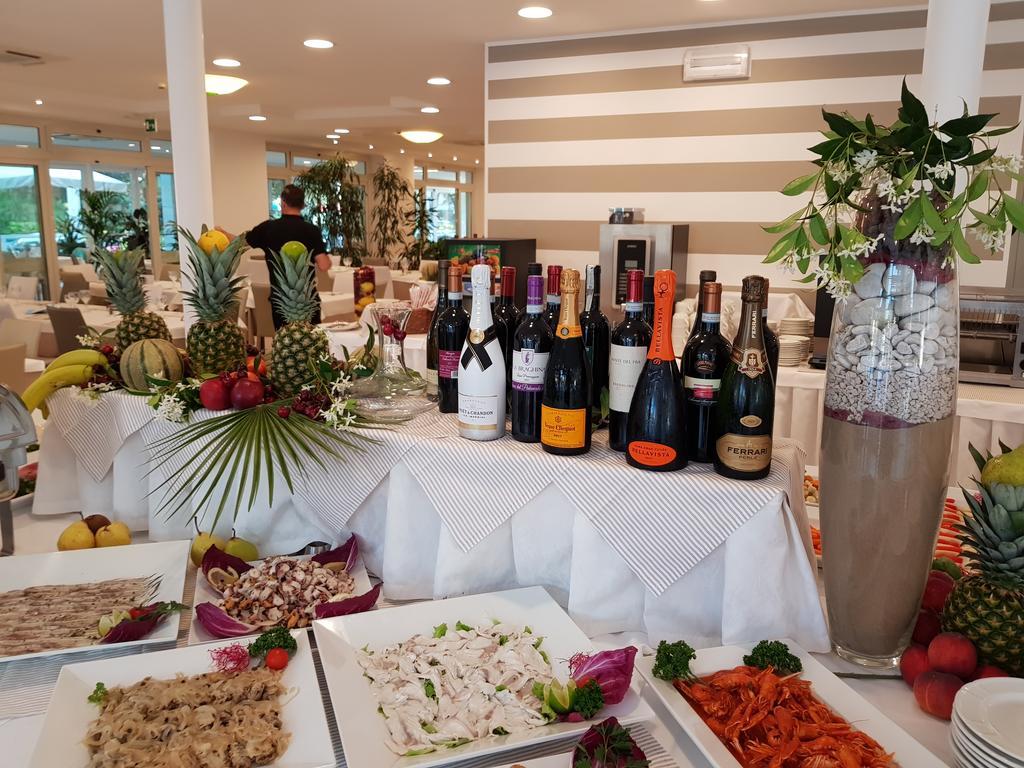 Hotel Helvetia Lignano Sabbiadoro Esterno foto