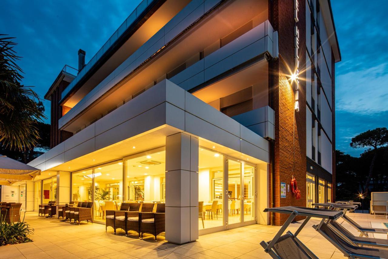 Hotel Helvetia Lignano Sabbiadoro Esterno foto